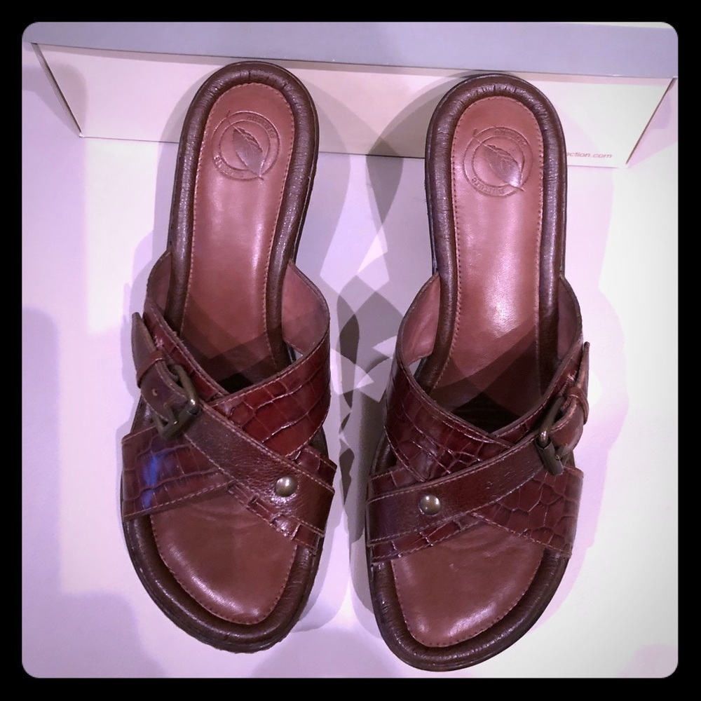 NURTURE BROWN OPEN TOE SHOES